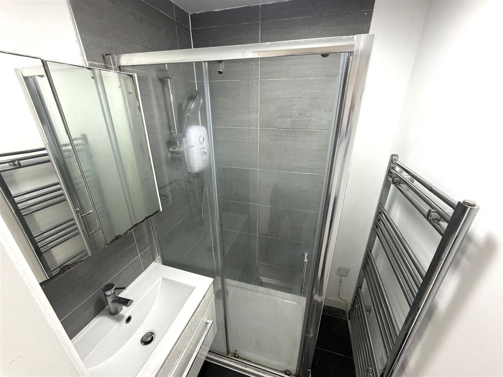 Property photo 3 of 7 Le4.Jpg
