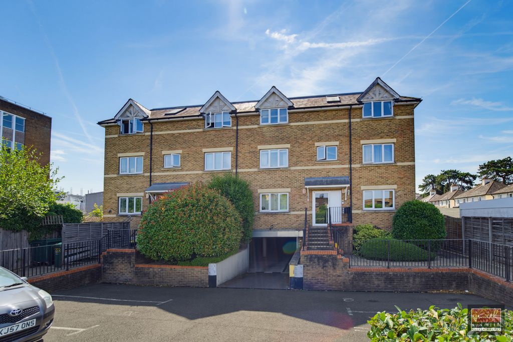 Property photo 1 of 11 Dsc04882
