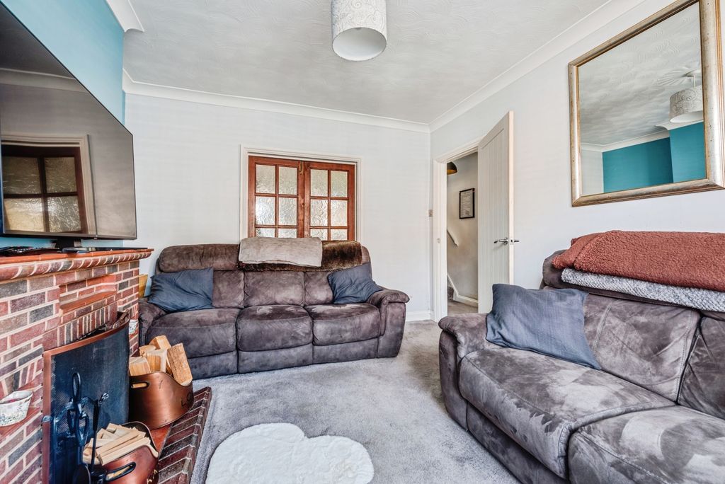 Property photo 3 of 17