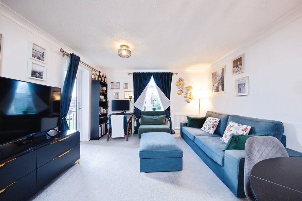 Property photo 3 of 16