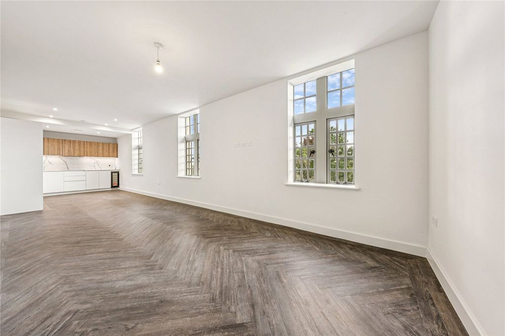 Property photo 2 of 14 Picture No. 31