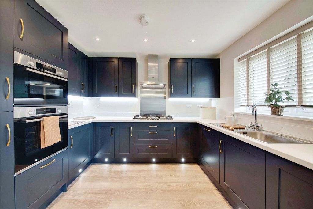 Property photo 3 of 11 Kitchen Area