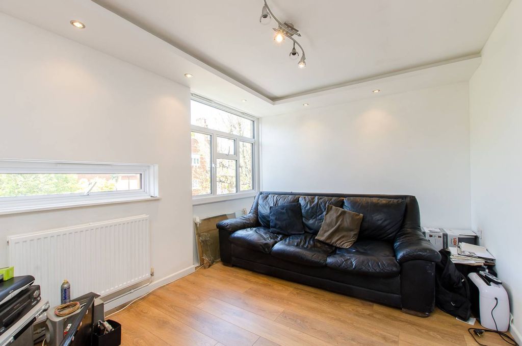Property photo 2 of 5