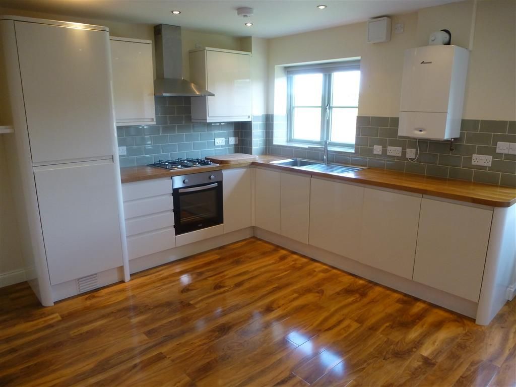 Property photo 2 of 11 Kitchen