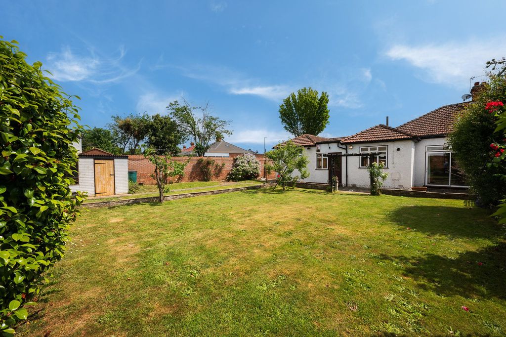Property photo 2 of 19