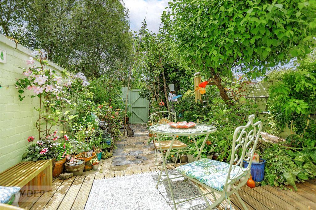 Property photo 2 of 29 Garden