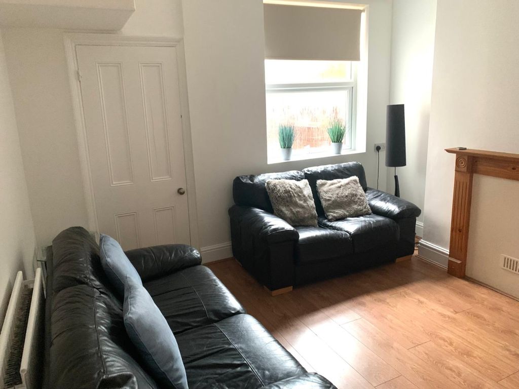 Property photo 2 of 15 4809891