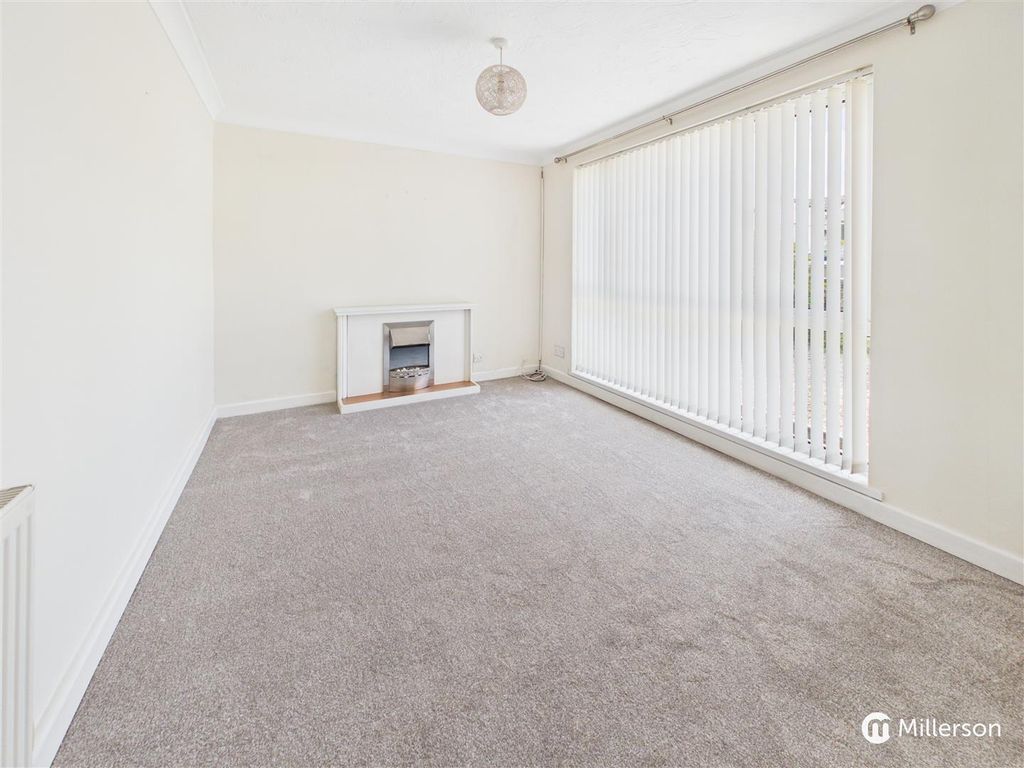 Property photo 3 of 12 Living Room
