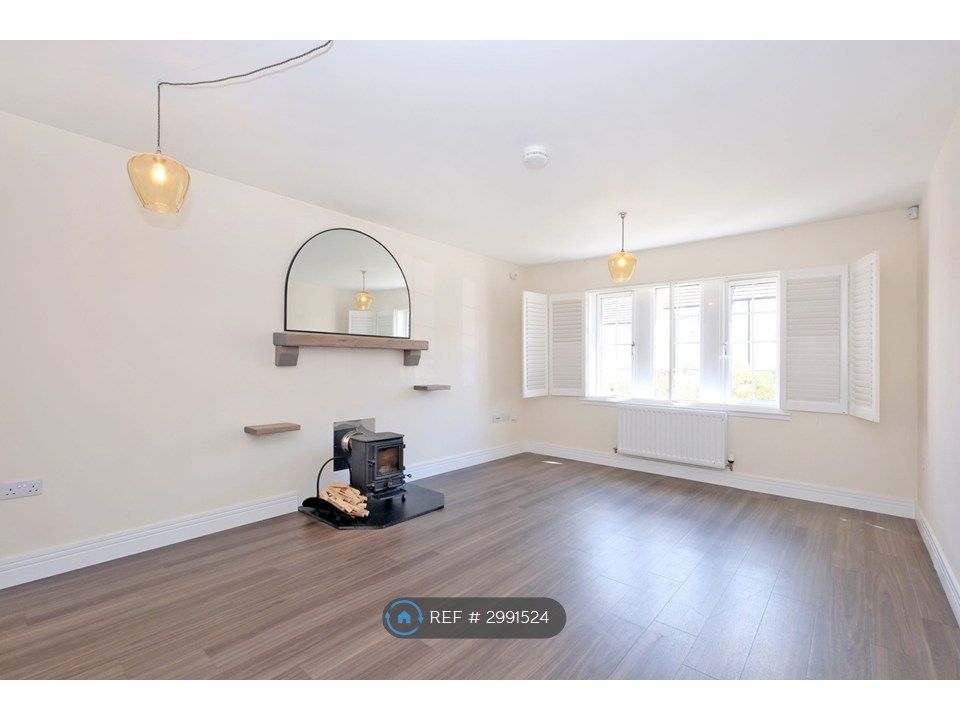 Property photo 3 of 35