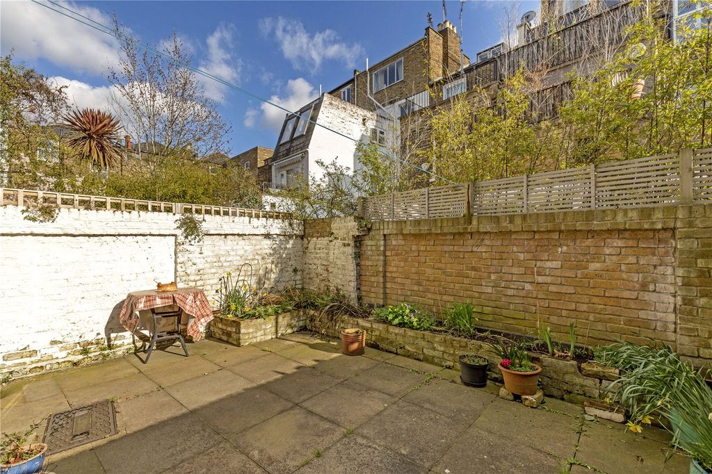 Property photo 2 of 14 Picture No. 12