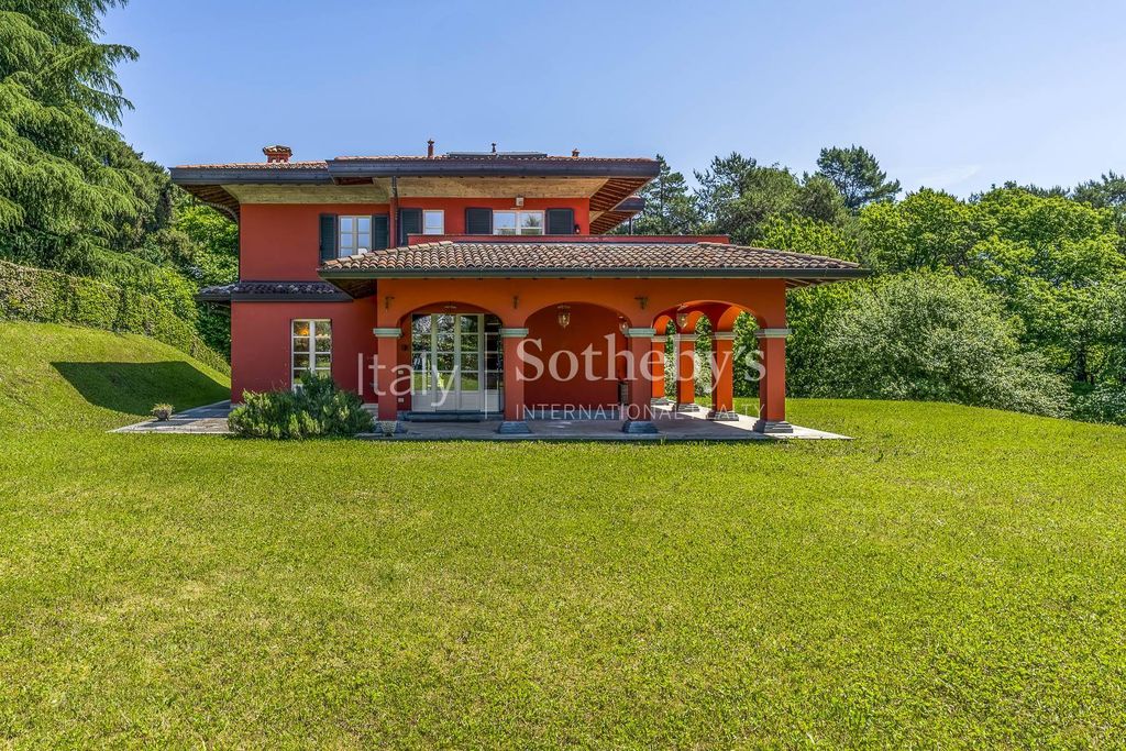 Property photo 2 of 33