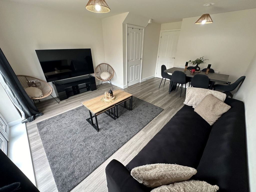 Property photo 3 of 15 3543805