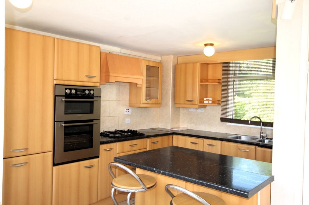 Property photo 2 of 29 Kitchen