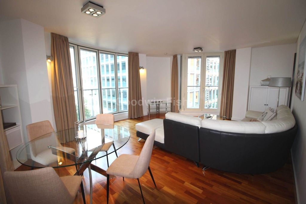 Property photo 1 of 8