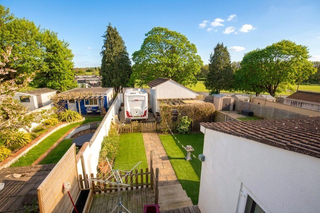 Property photo 2 of 22 Picture No. 18