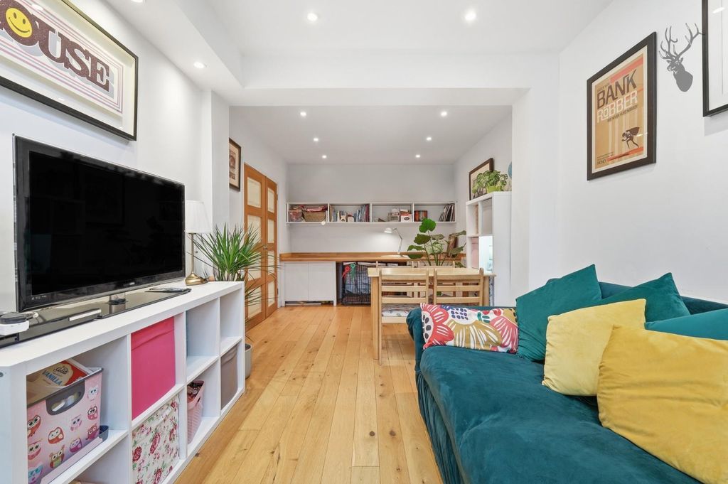 Property photo 3 of 26