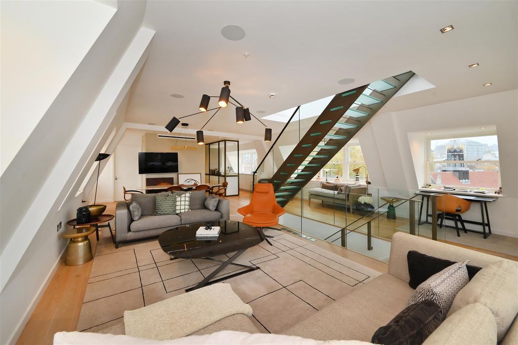 Property photo 1 of 26 20-Aldwych-Chambers (14).Jpg