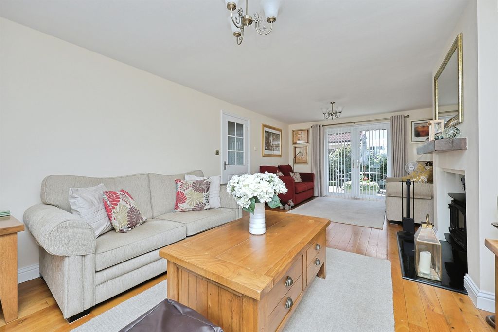 Property photo 3 of 31