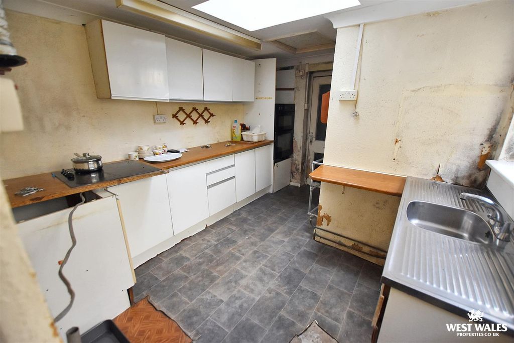 Property photo 3 of 17 4 (69).Jpg