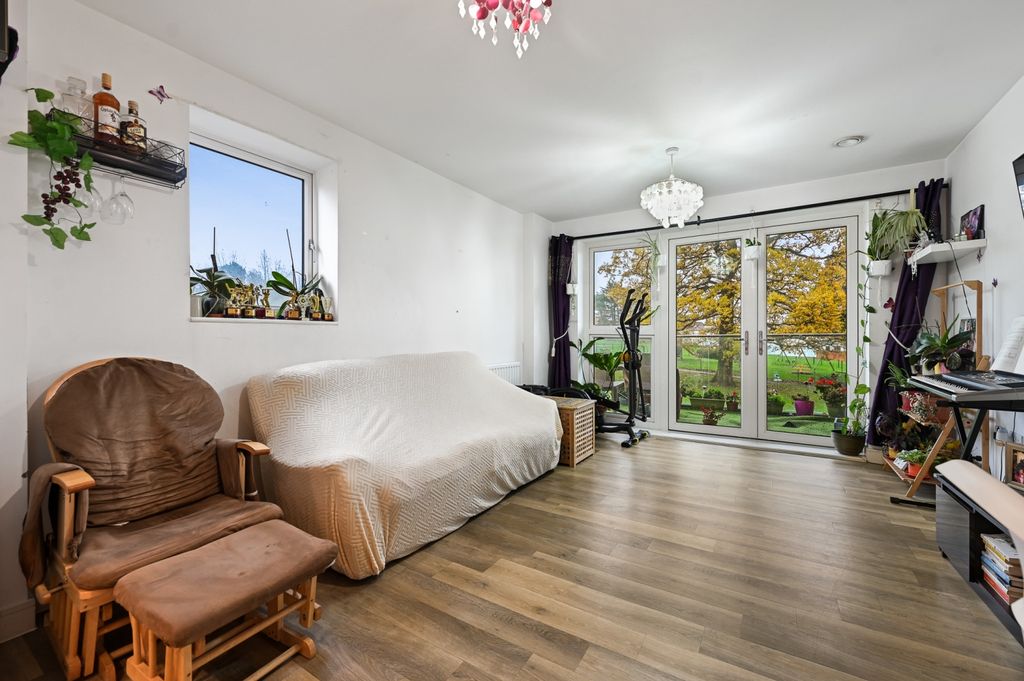 Additional image 9 of 2 bed flat for saleGoshawk Court, Ridding Lane, Greenford UB6