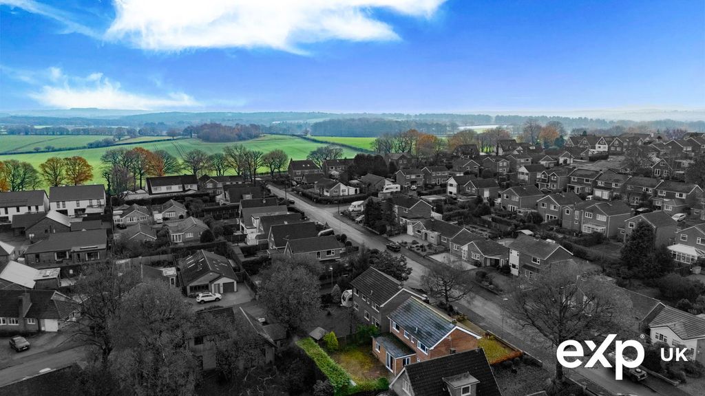 Property photo 2 of 39