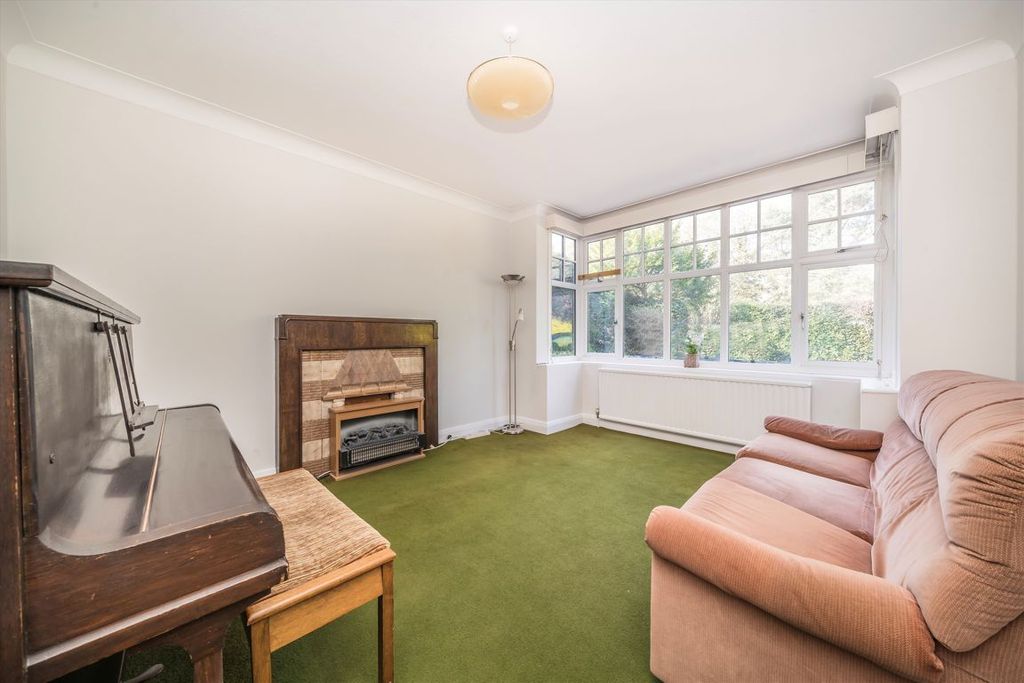 Property photo 3 of 9
