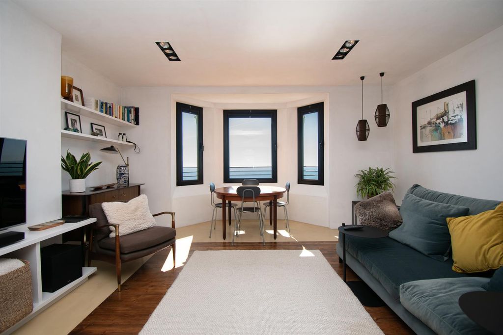 Property photo 1 of 27 Open Plan Living Space