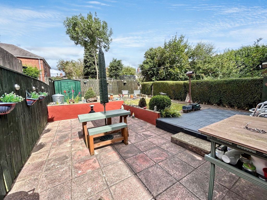 Property photo 2 of 12