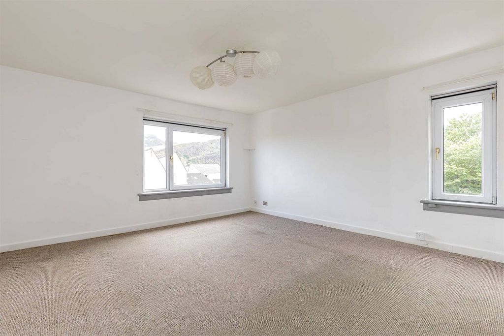 Property photo 2 of 20 Picture No. 04