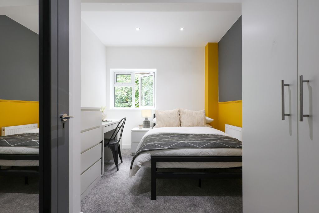Property photo 3 of 11 H95A0567