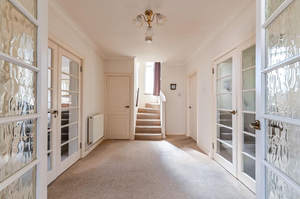 Property photo 2 of 18 Hall
