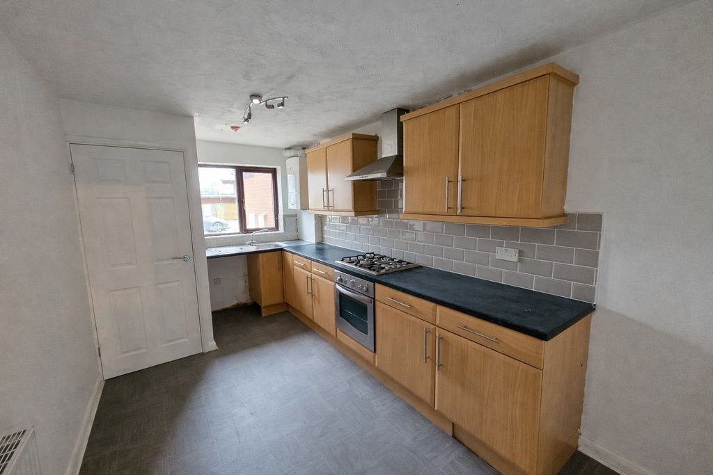 Property photo 3 of 10 Photo 10