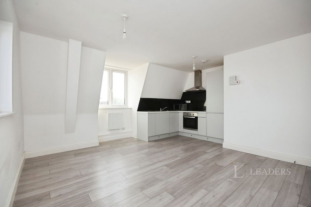 Property photo 3 of 16 Pbox-Img.Jpg