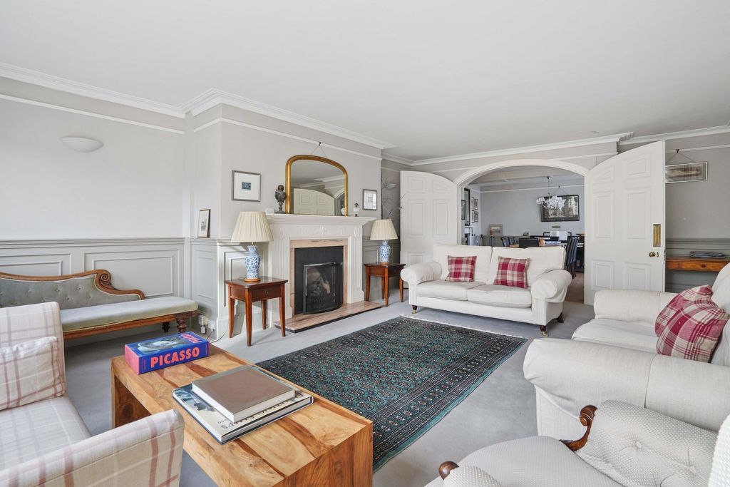 Property photo 2 of 29