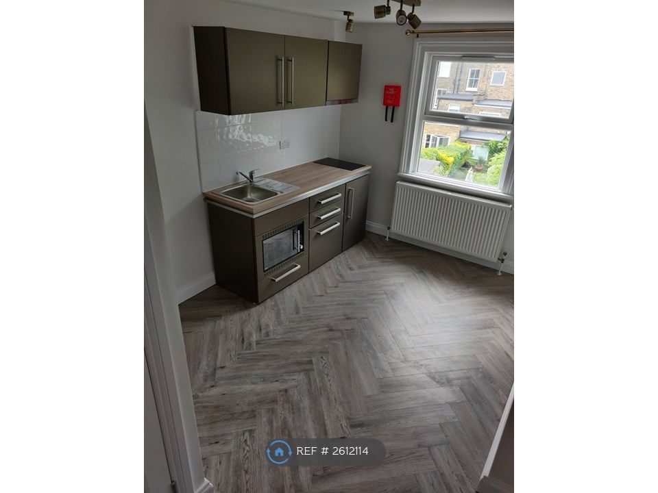 Property photo 1 of 5 Studio