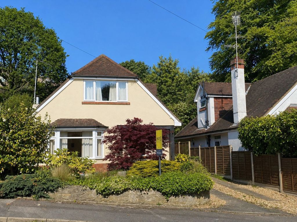 Property photo 2 of 27
