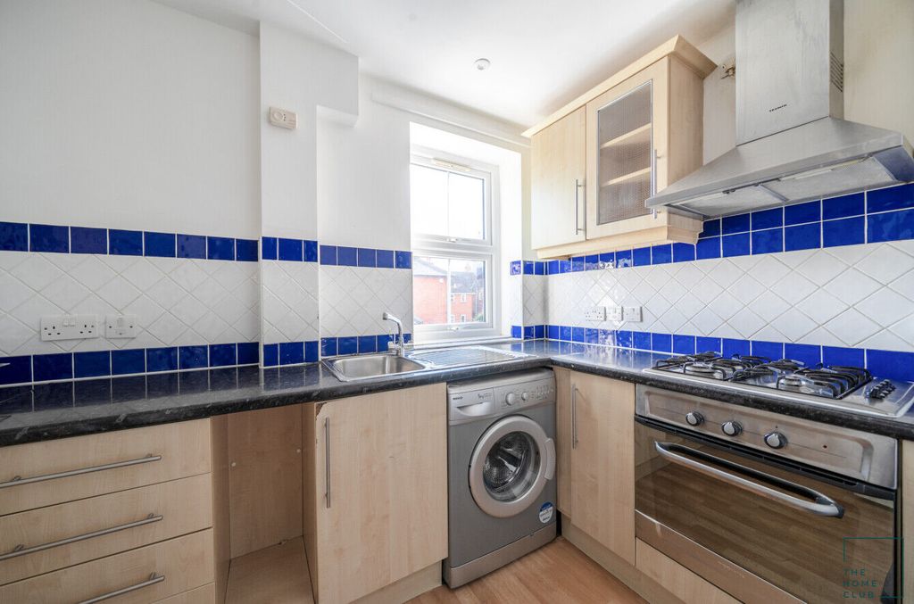 Property photo 3 of 8 E9A25A07-7F5E-412c-9B3d-2c8c68d90d30