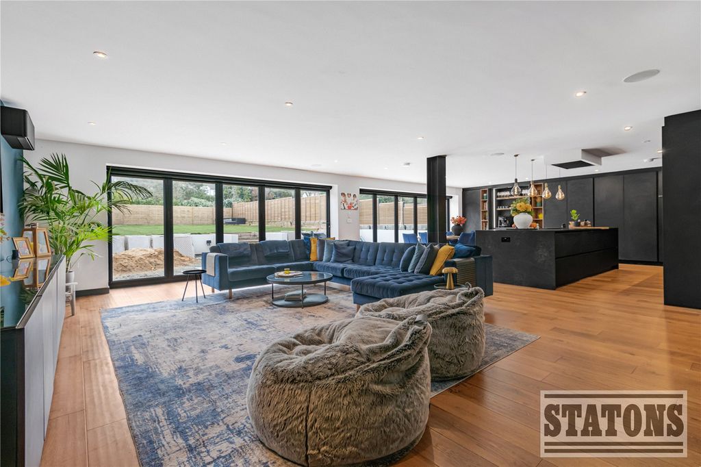 Property photo 3 of 36 Picture No. 45