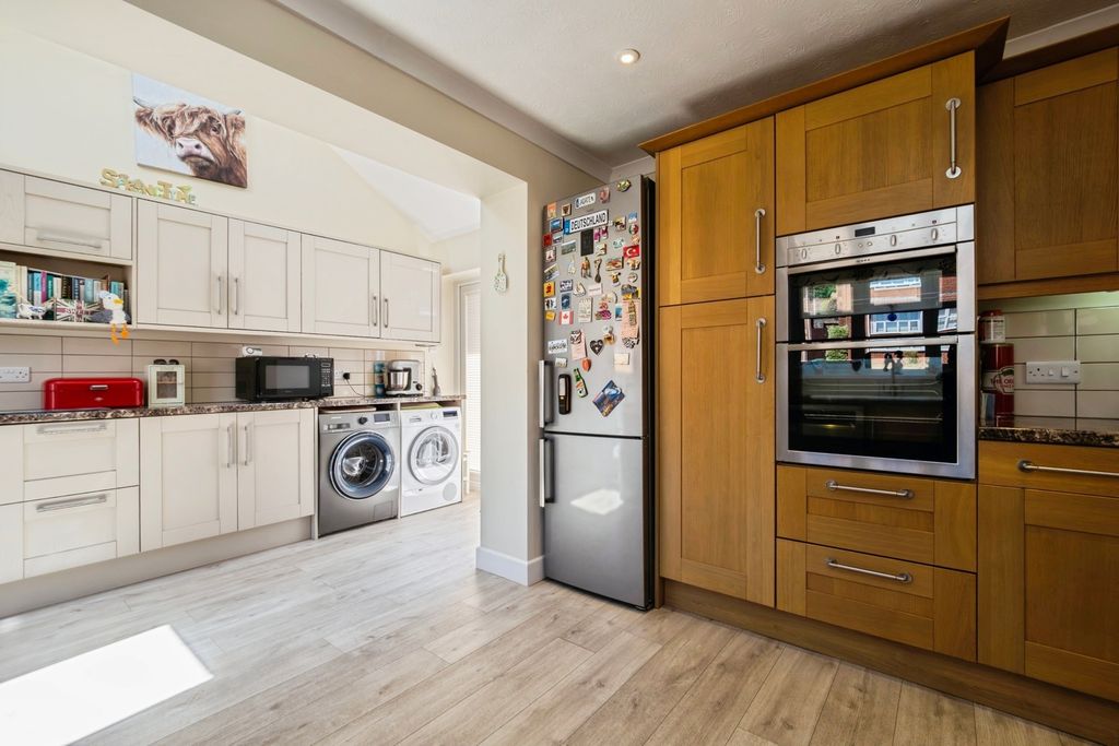 Property photo 3 of 29 Kitchen