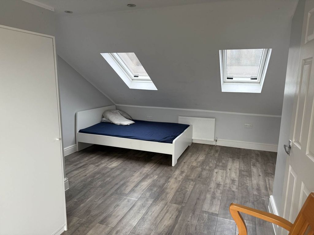 Property photo 1 of 3