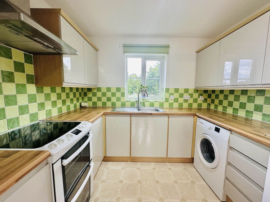 Property photo 2 of 6