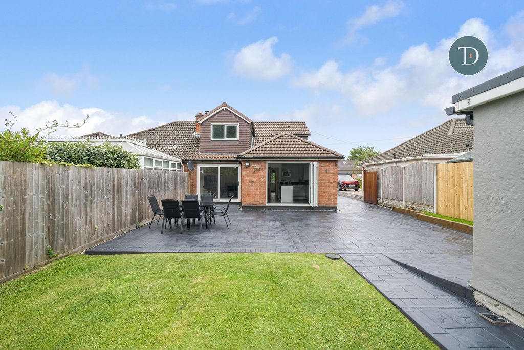 Property photo 2 of 34