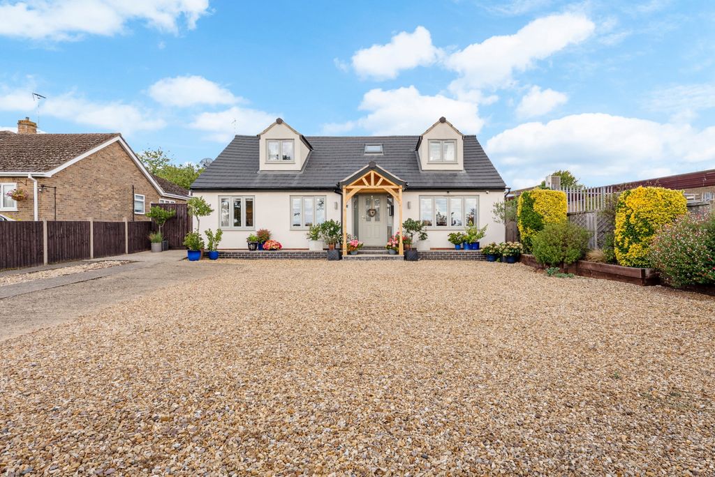 Property photo 1 of 32
