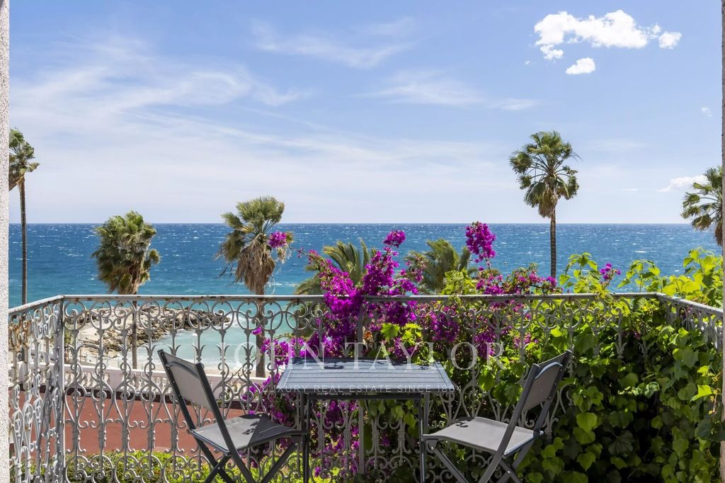 Property photo 1 of 20 Rare Apartment In Bourgeois Building, Sea View