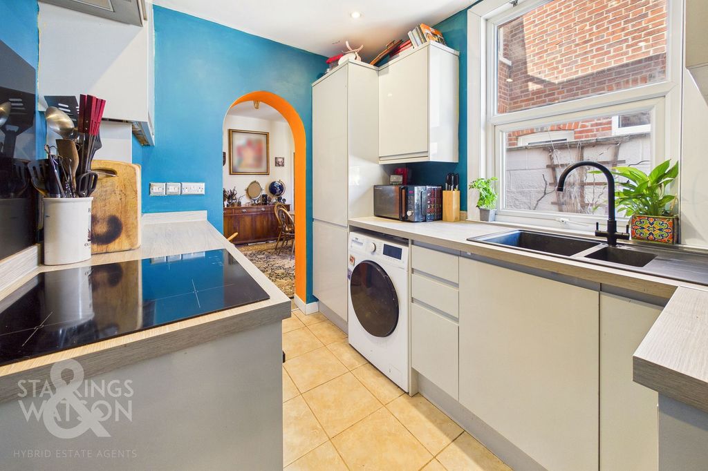 Property photo 3 of 17