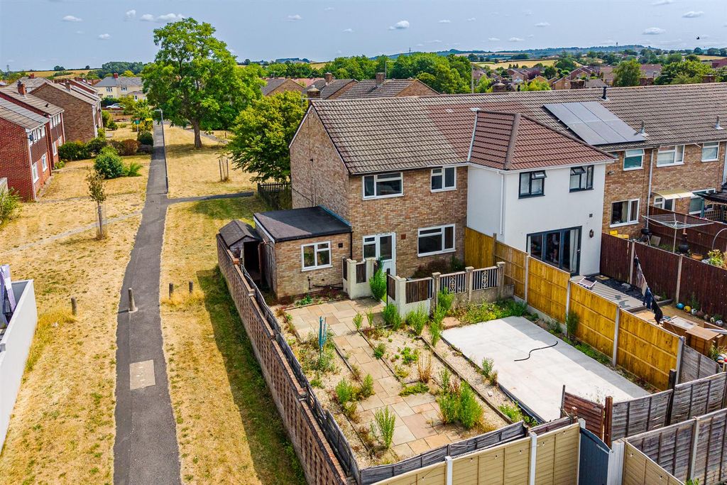 Property photo 1 of 34 130 Malvern Drive, Warmley, Bristol, Bs30 8Ux | Fr