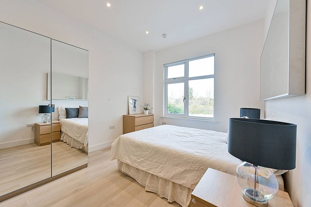 Property photo 1 of 3