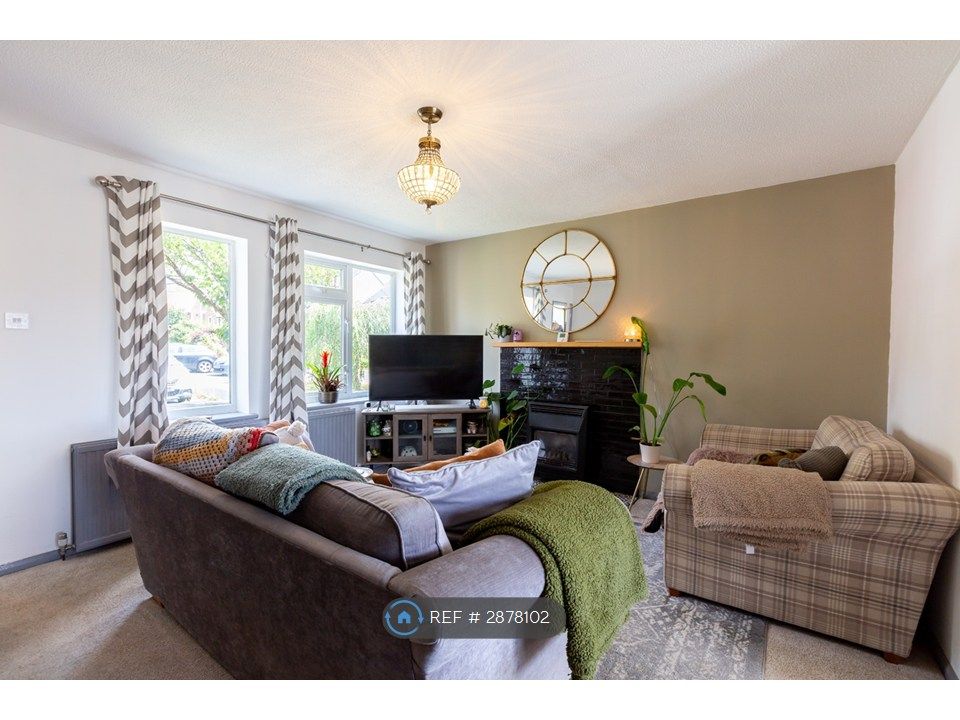 Property photo 2 of 25 Living Room