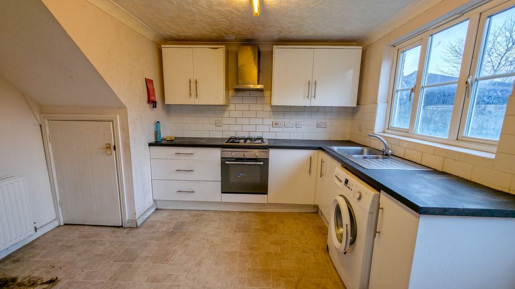 Property photo 2 of 17 20260127_155424