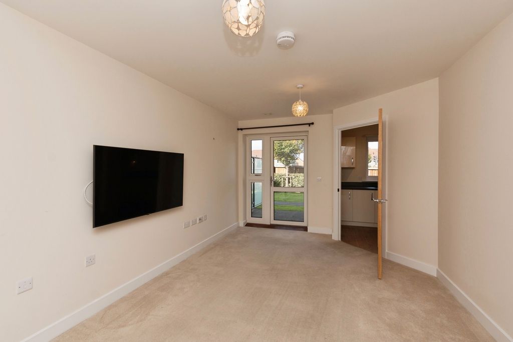 Property photo 2 of 20 Pbox-Img.Jpg